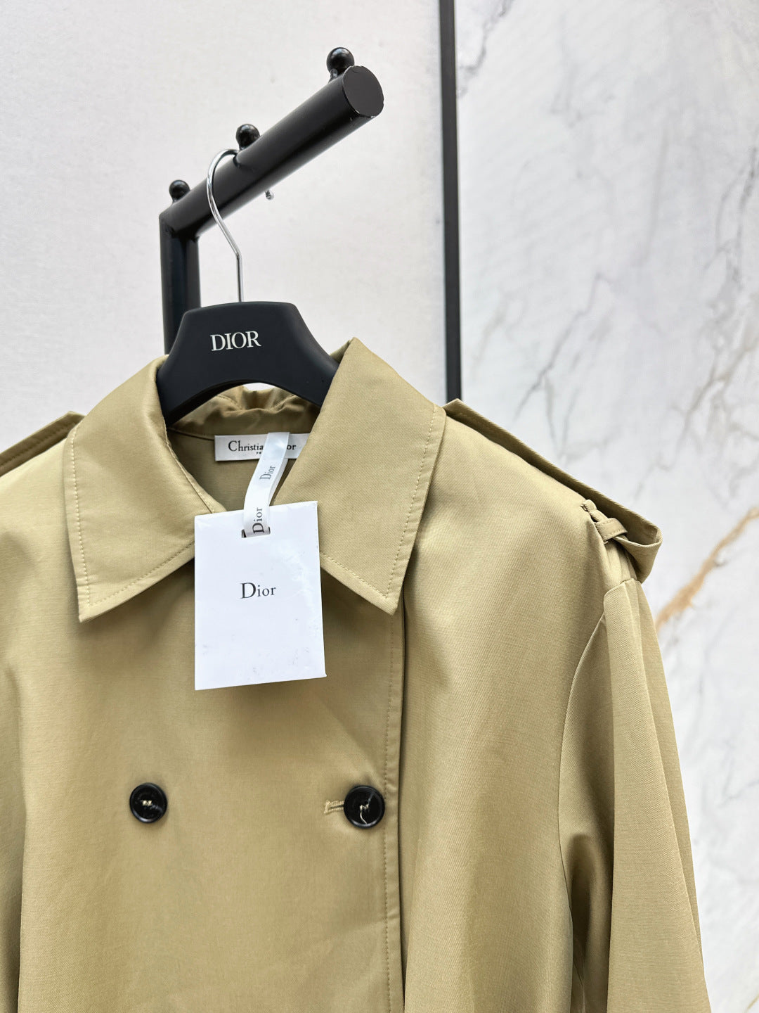 CD 25fw trench coat