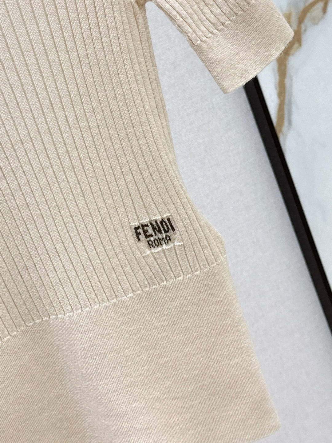 Fend 25fw knitted sweater