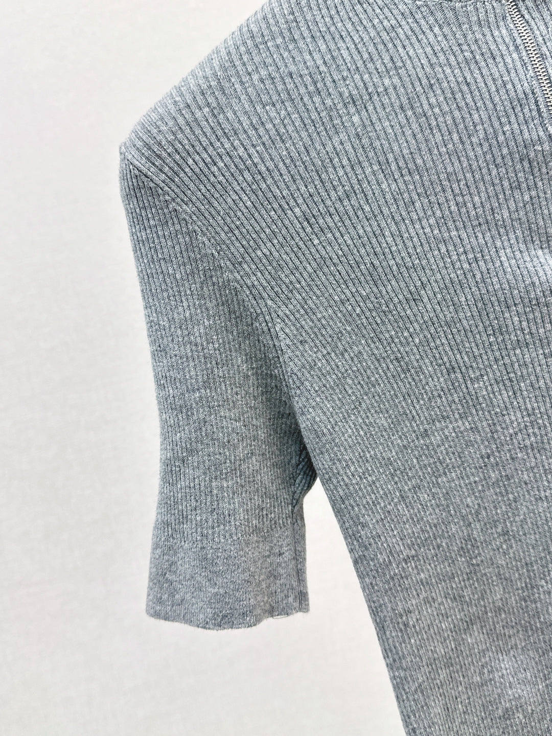 Miu 25fw knitted sweater