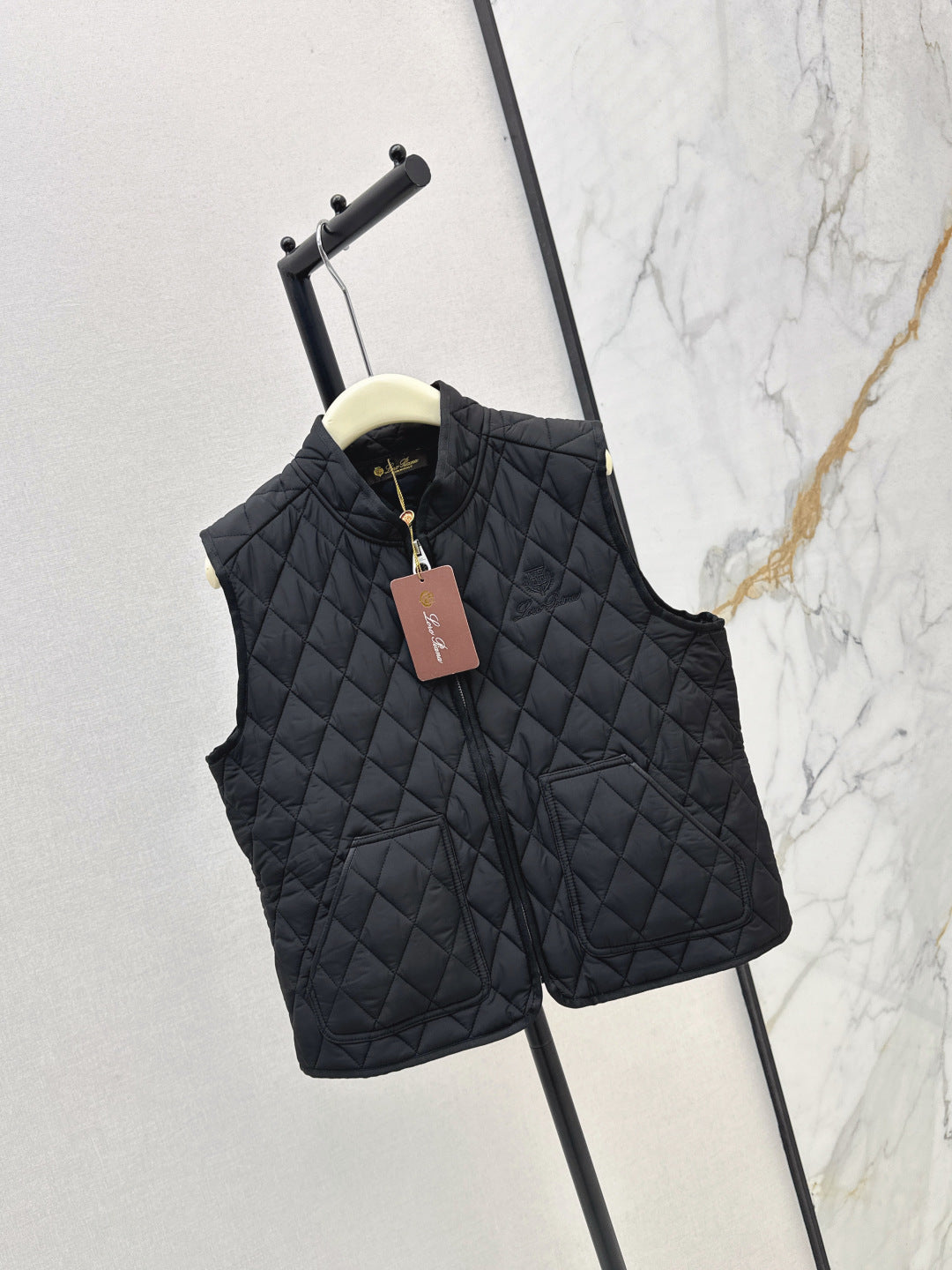 Loro 25fw padded vest