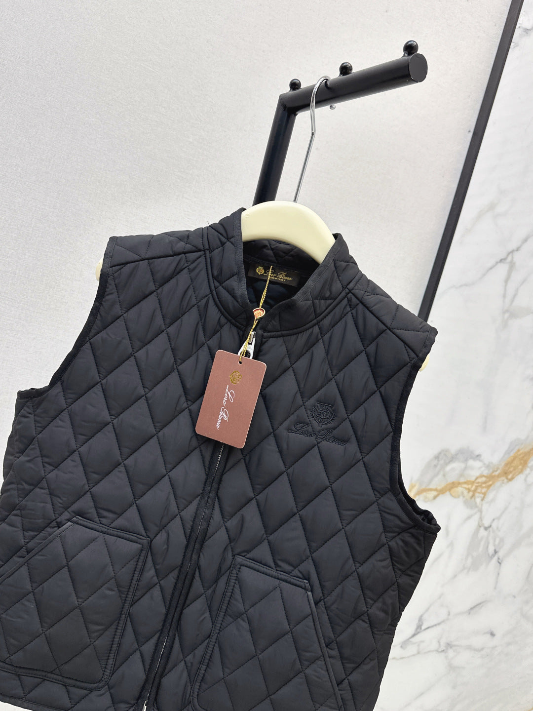 Loro 25fw padded vest