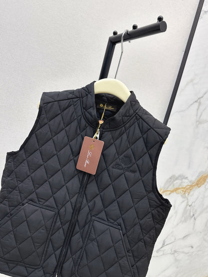 Loro 25fw padded vest
