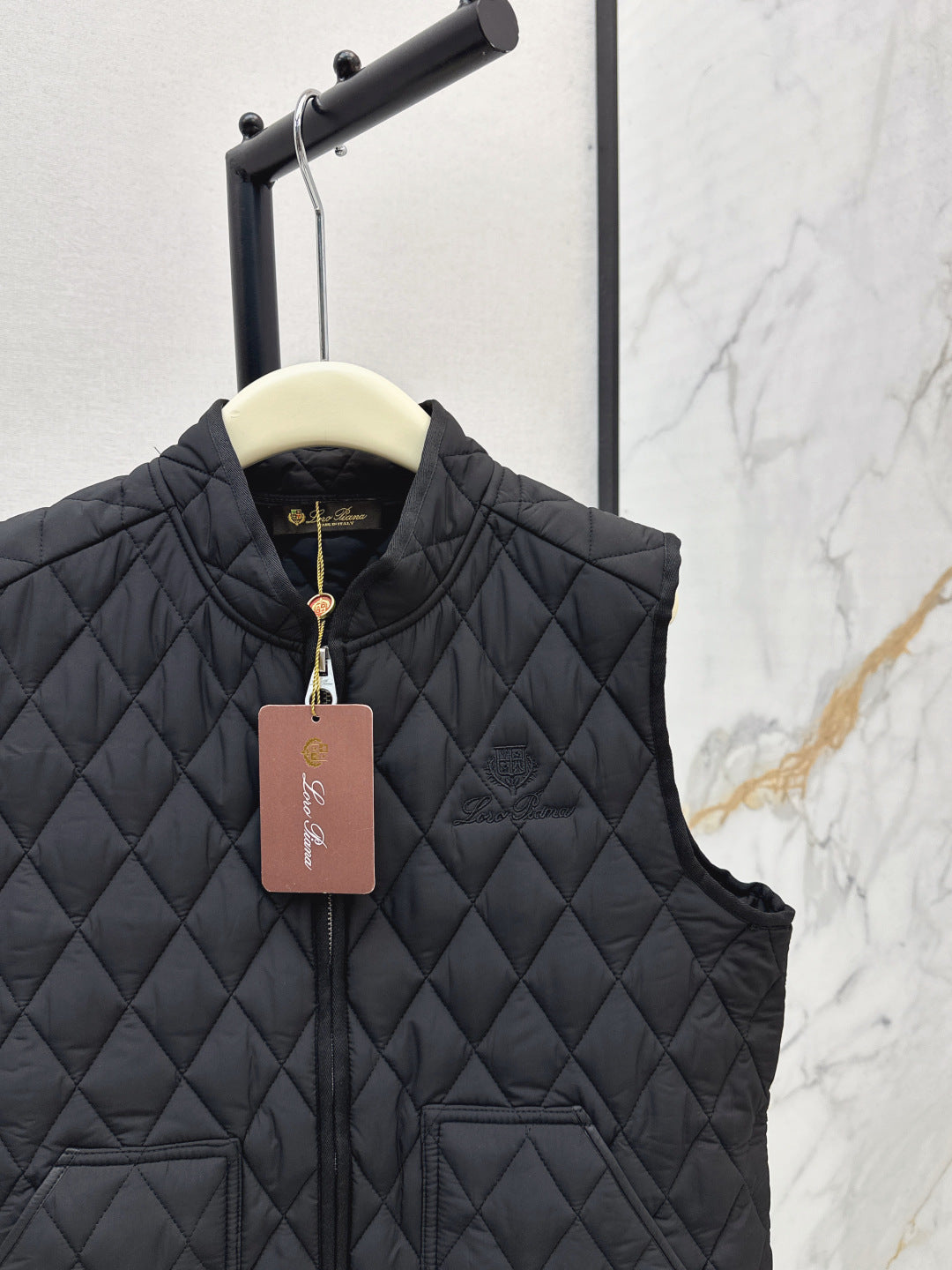Loro 25fw padded vest