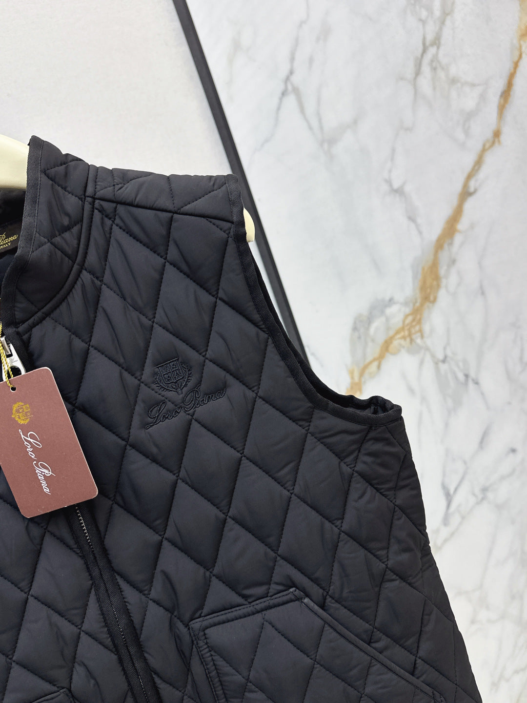 Loro 25fw padded vest