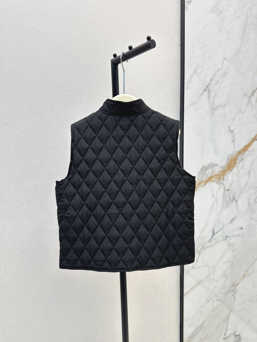 Loro 25fw padded vest