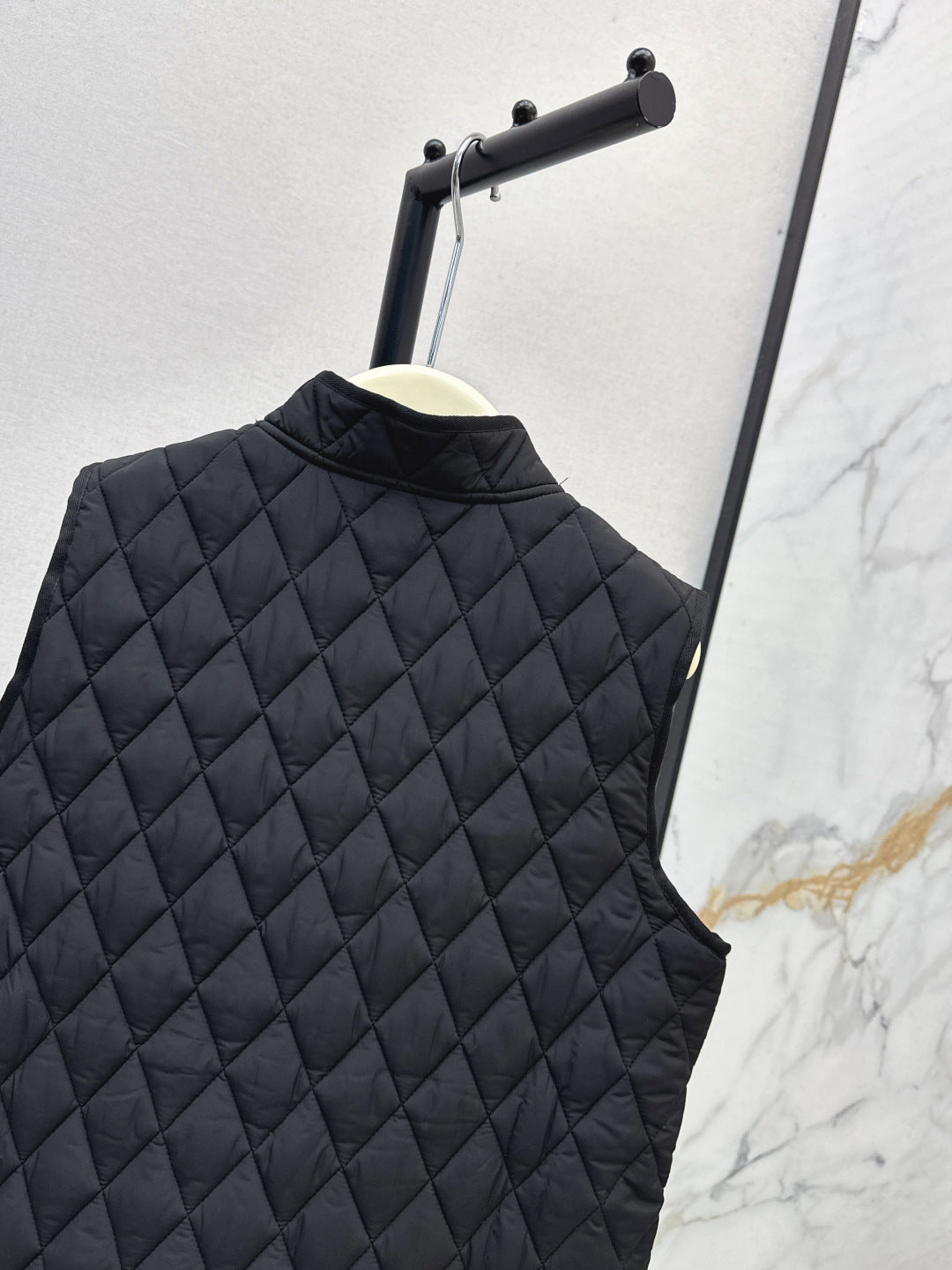 Loro 25fw padded vest
