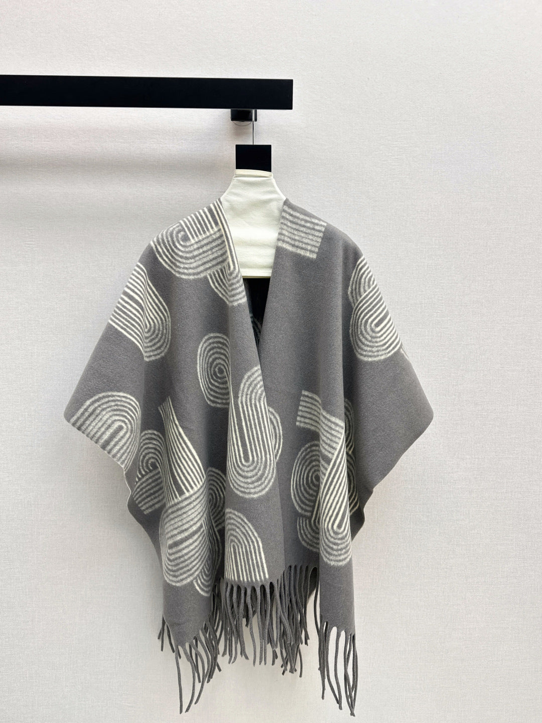Herm 25fw cape