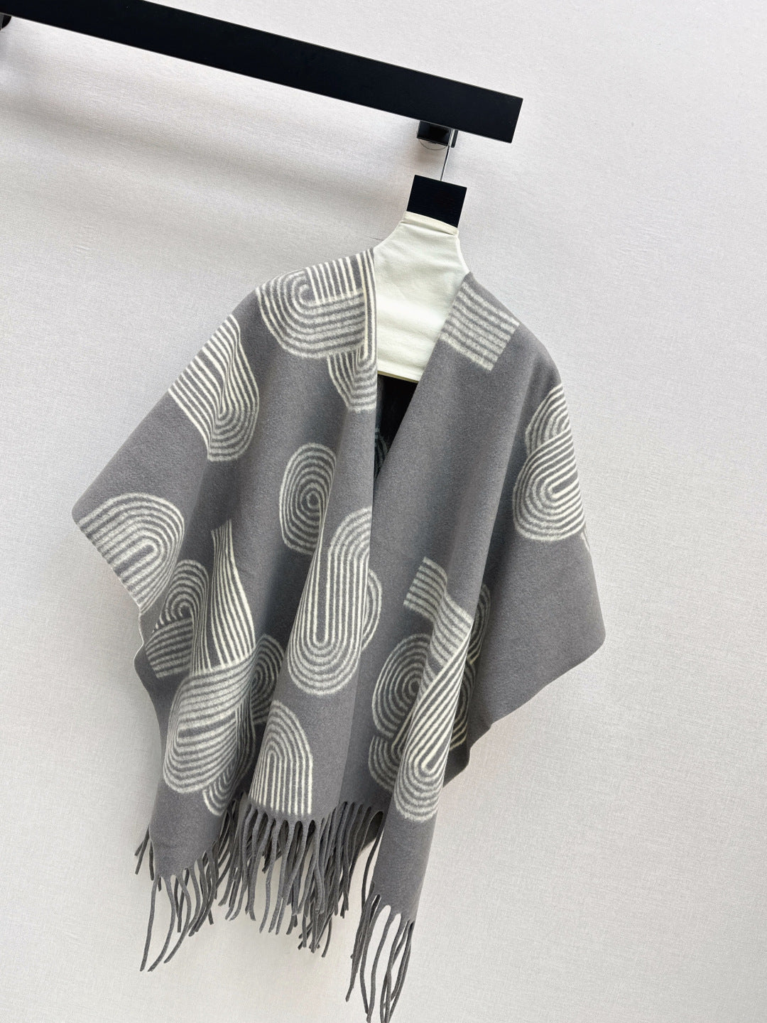 Herm 25fw cape