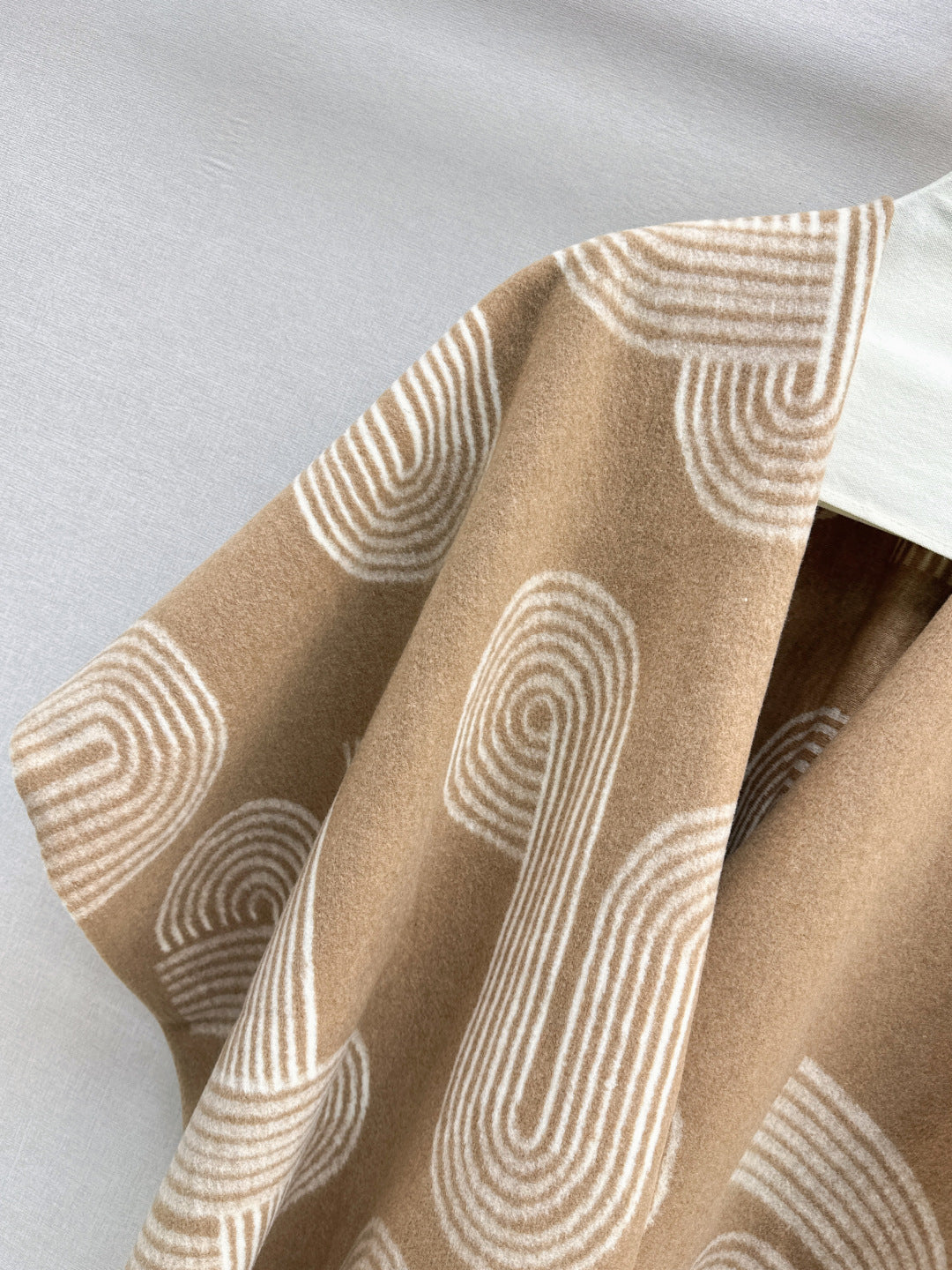 Herm 25fw cape