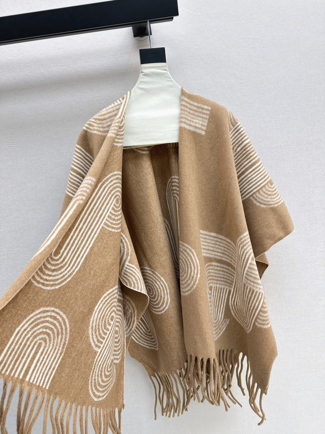 Herm 25fw cape