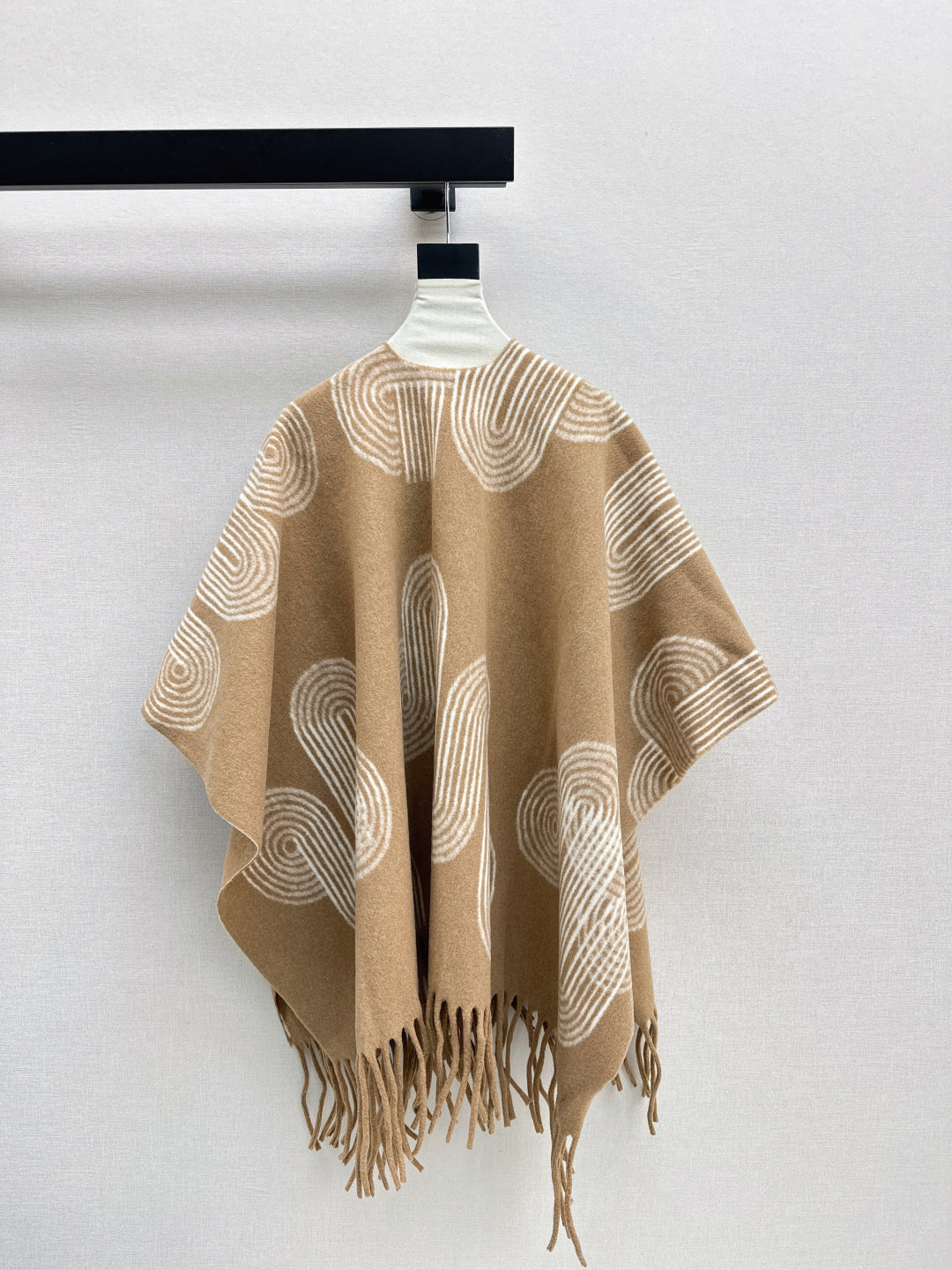 Herm 25fw cape