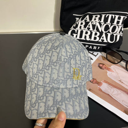 CD New embroidered baseball cap