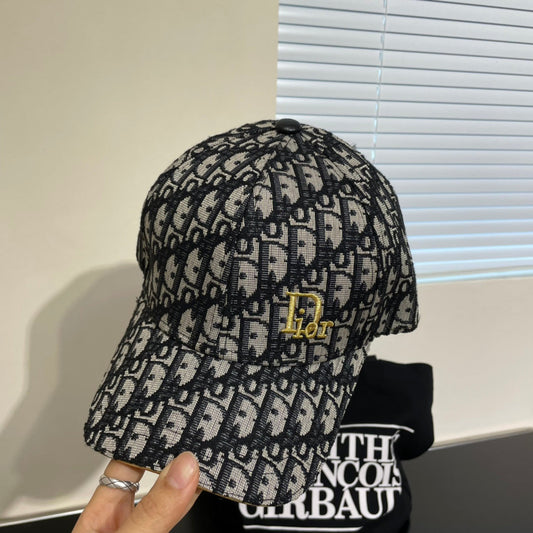 CD New embroidered baseball cap