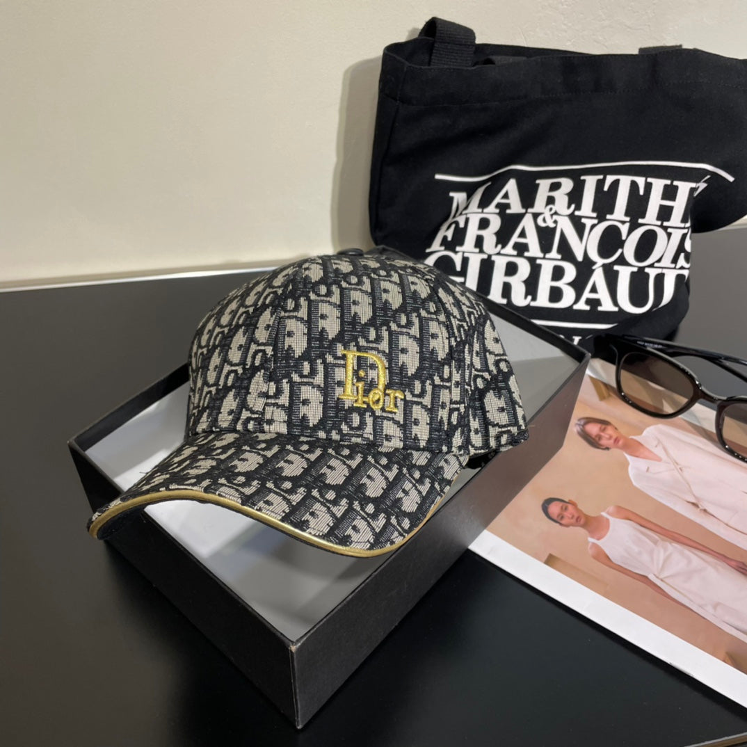 CD New embroidered baseball cap