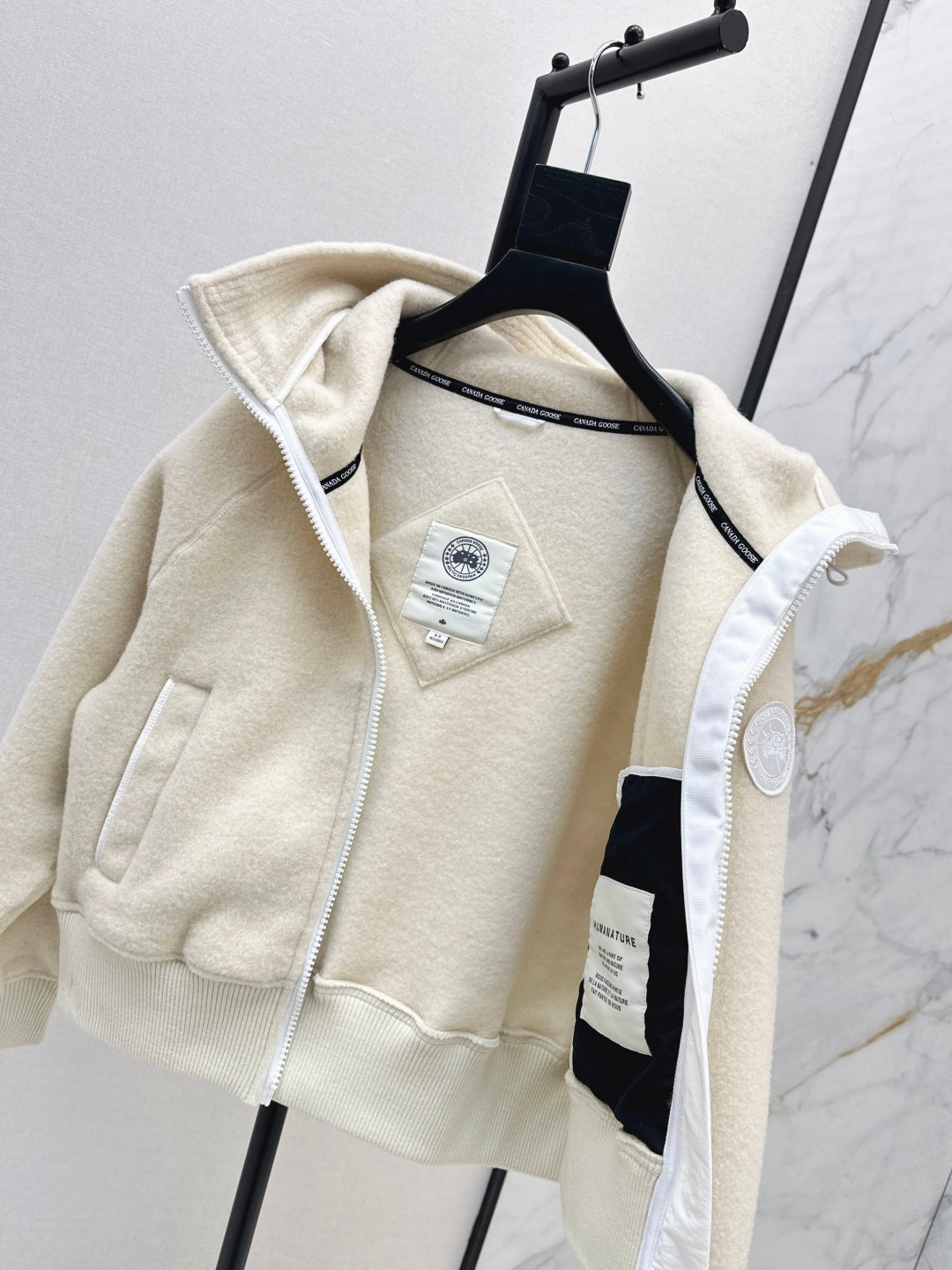 Canada 25fw hooded jacket