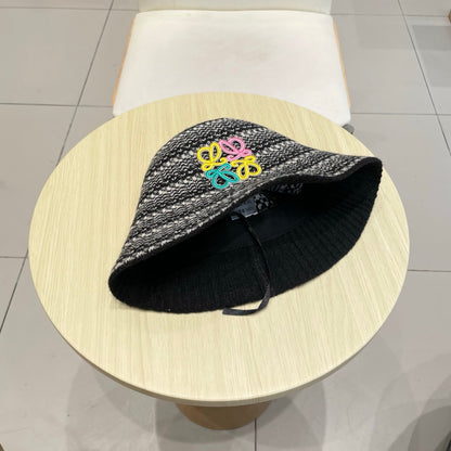Loe autumn and winter striped knitted bucket hat