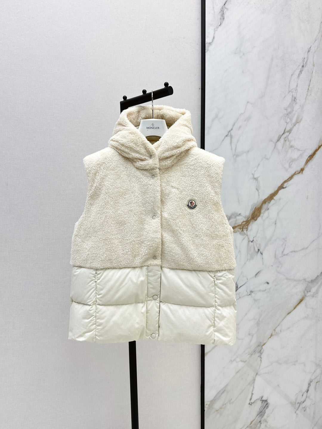 Monc 25fw down vest
