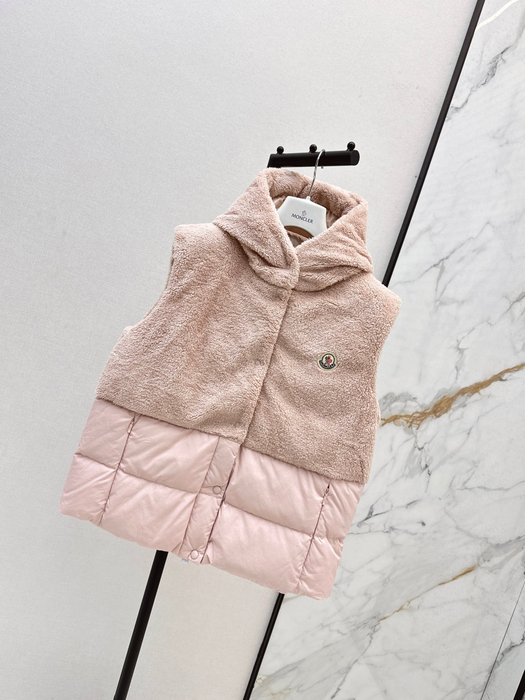 Monc 25fw down vest