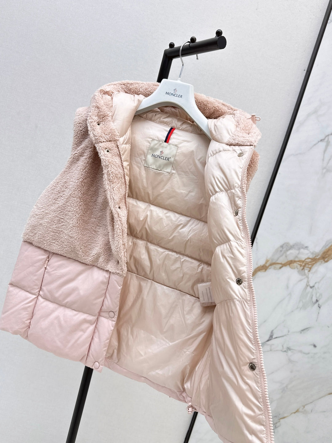 Monc 25fw down vest