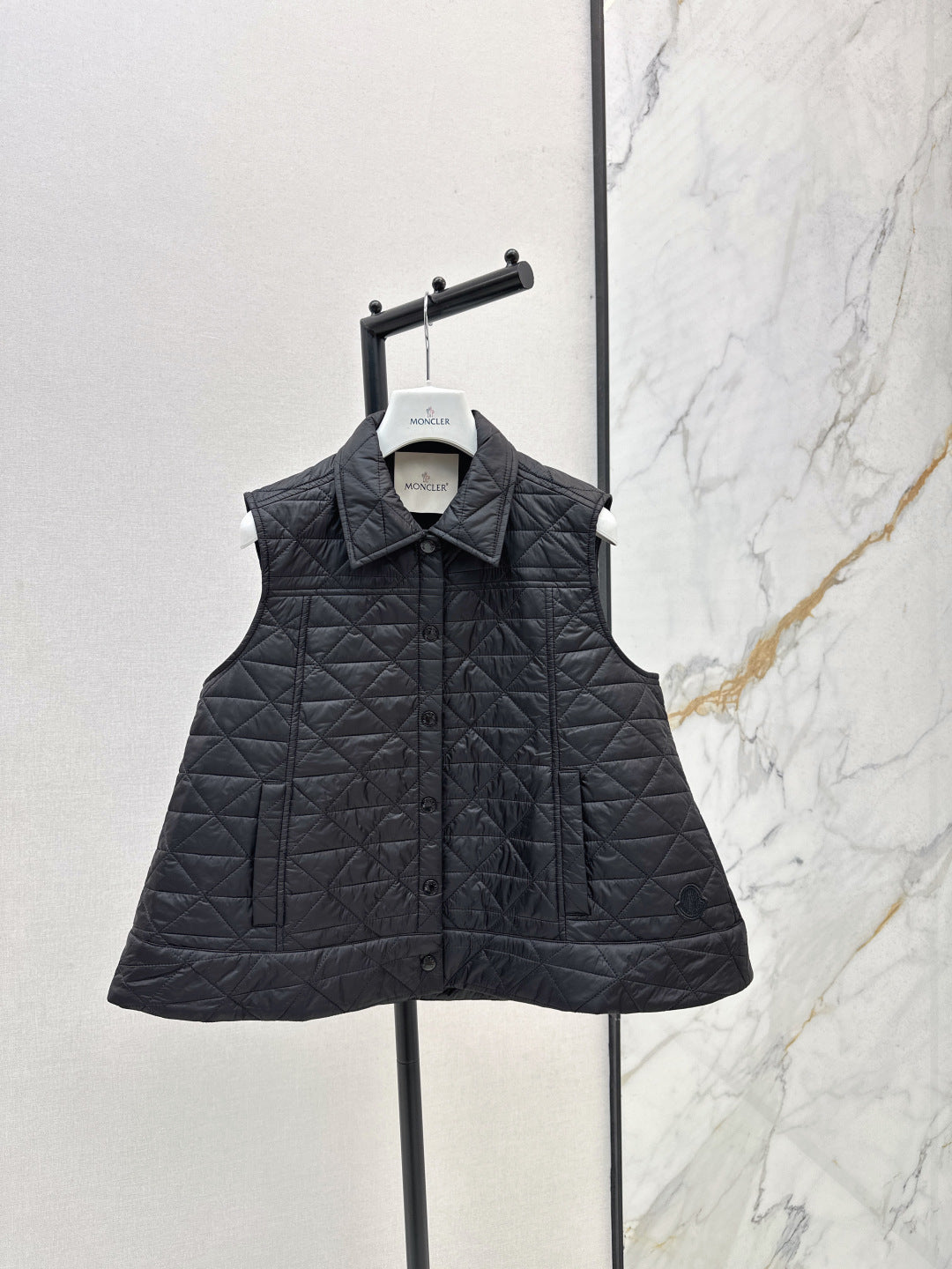 Monc 25fw down vest