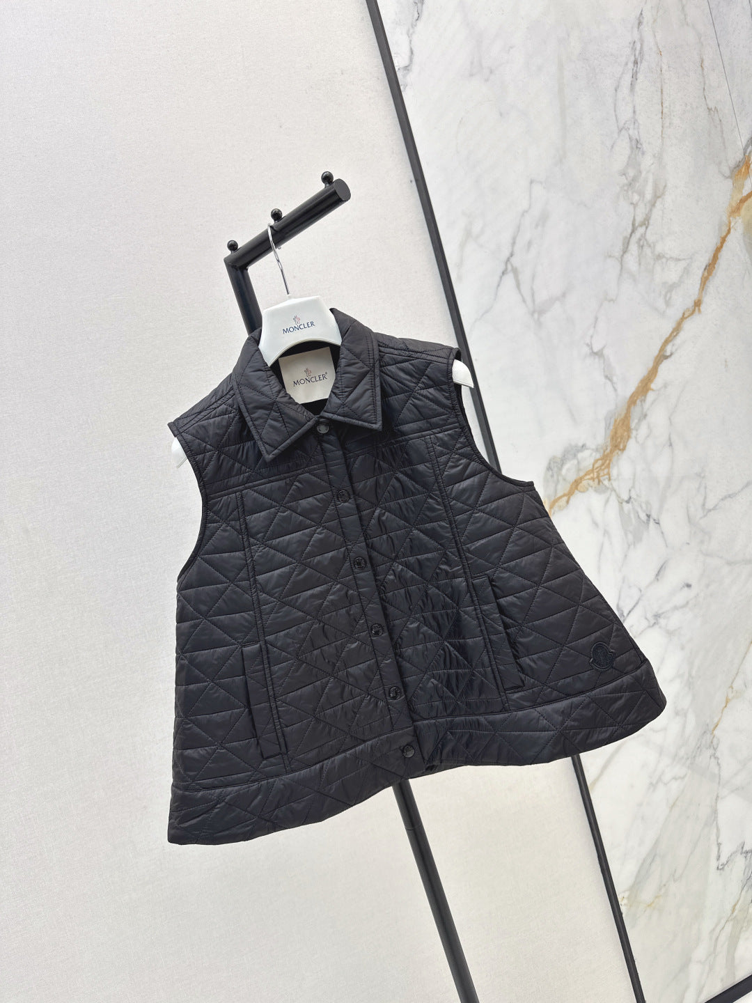 Monc 25fw down vest