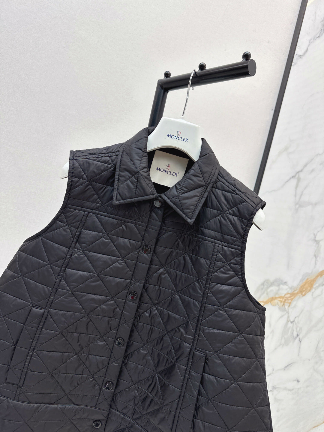 Monc 25fw down vest
