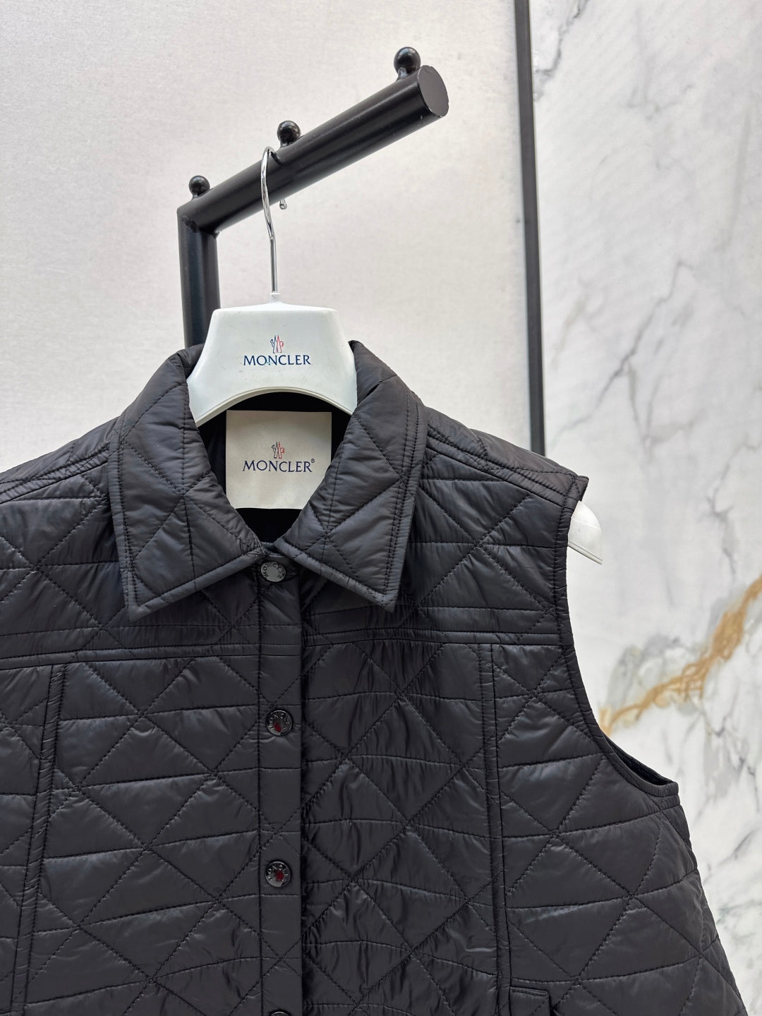 Monc 25fw down vest