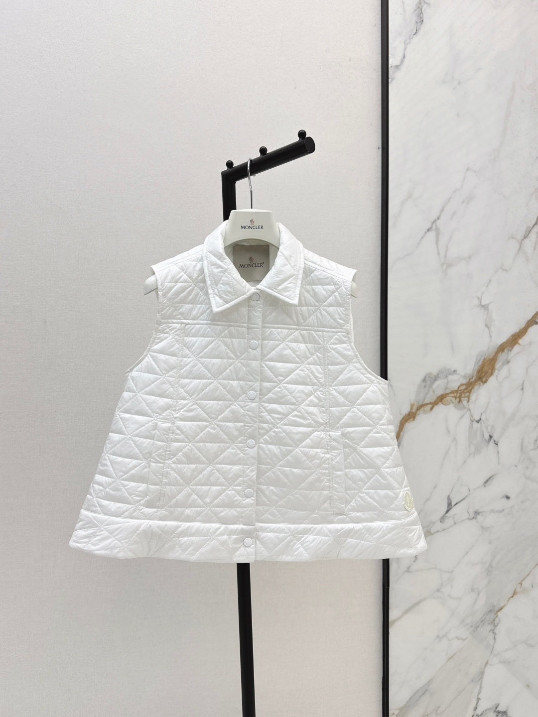 Monc 25fw down vest