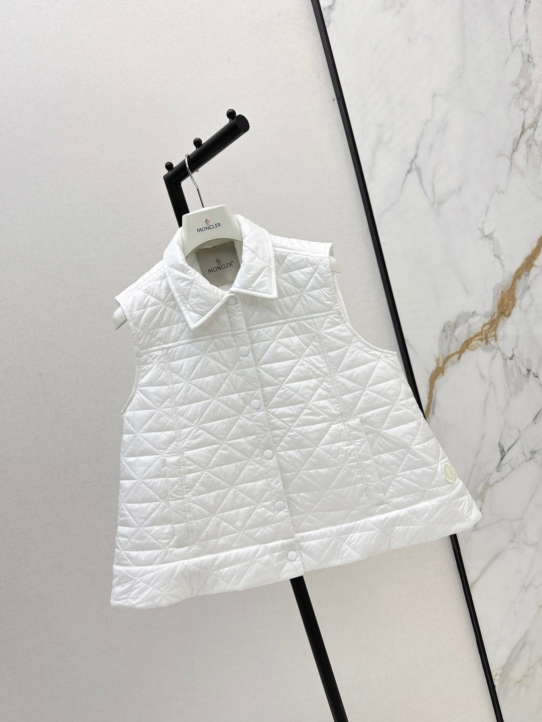 Monc 25fw down vest