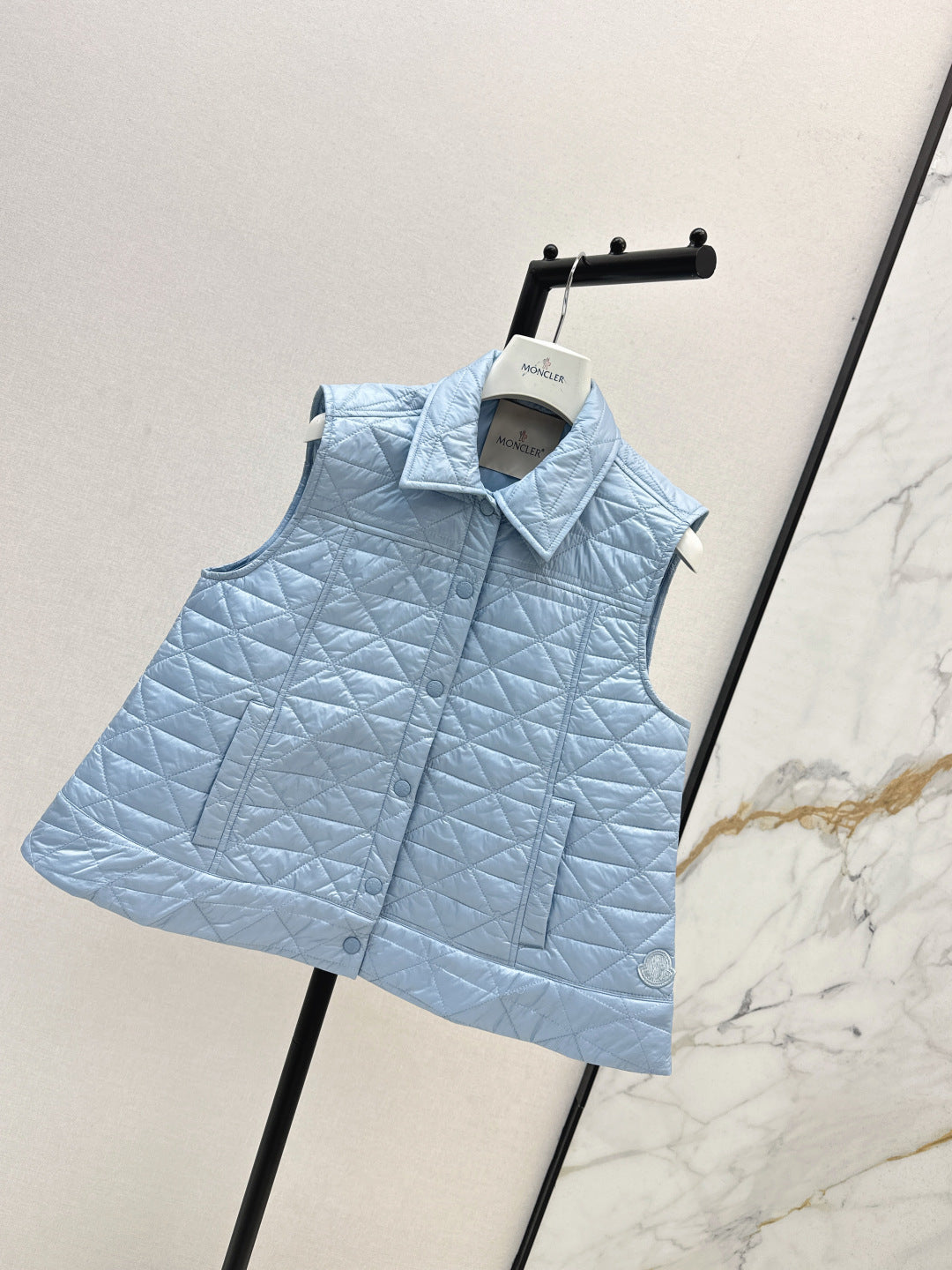 Monc 25fw down vest