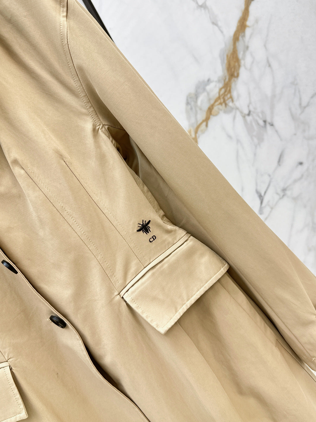 CD 25fw trench coat