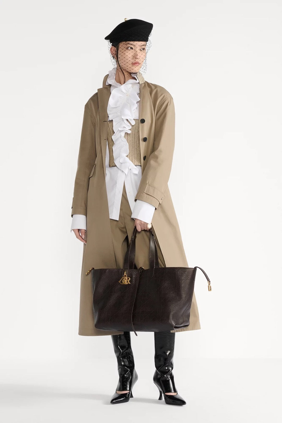 CD 25fw trench coat