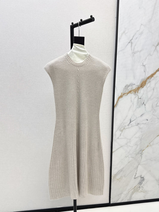 Loro 25fw cashmere dress