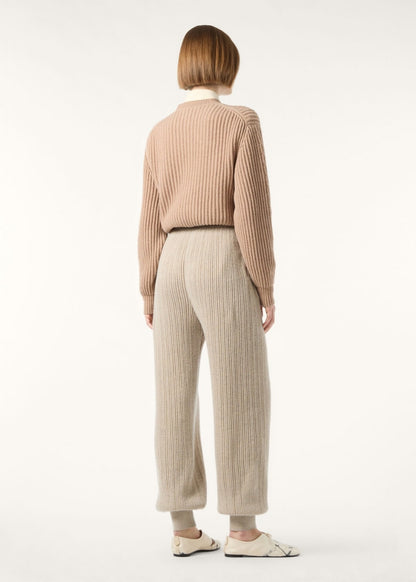 Loro 25fw knitted sweater