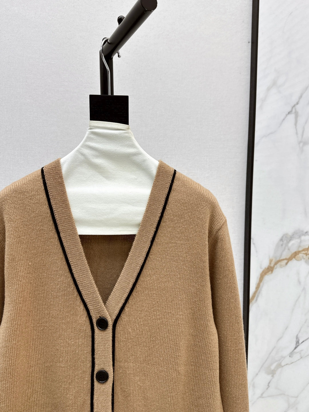 Loro 25fw knitted cardigan