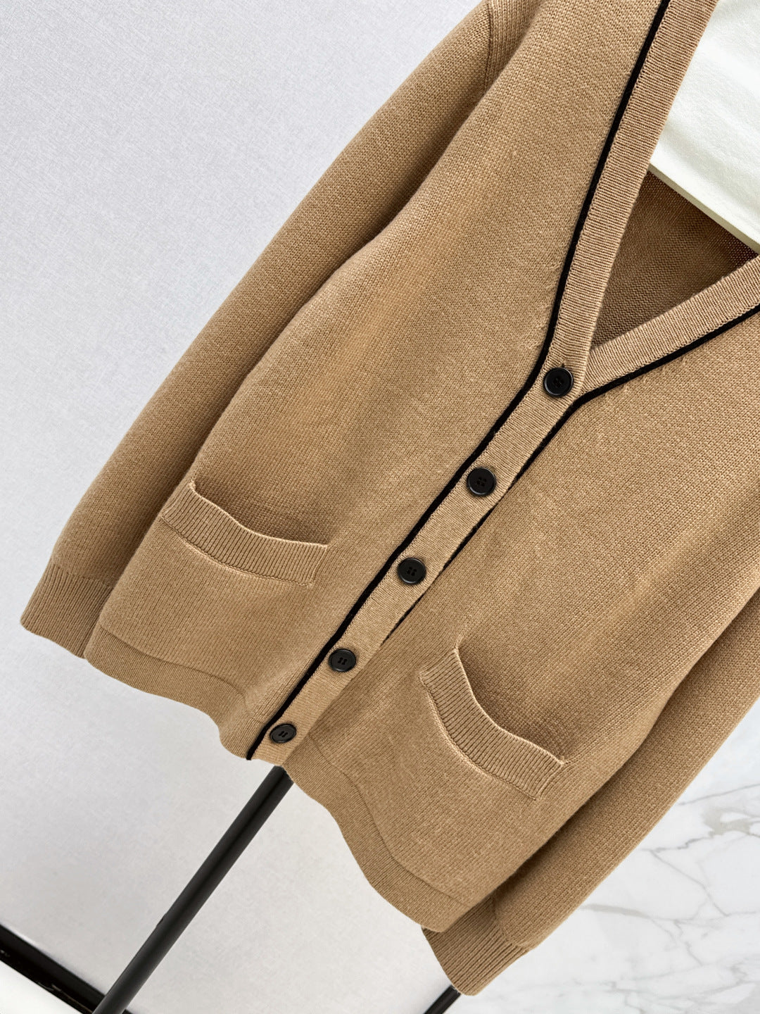 Loro 25fw knitted cardigan