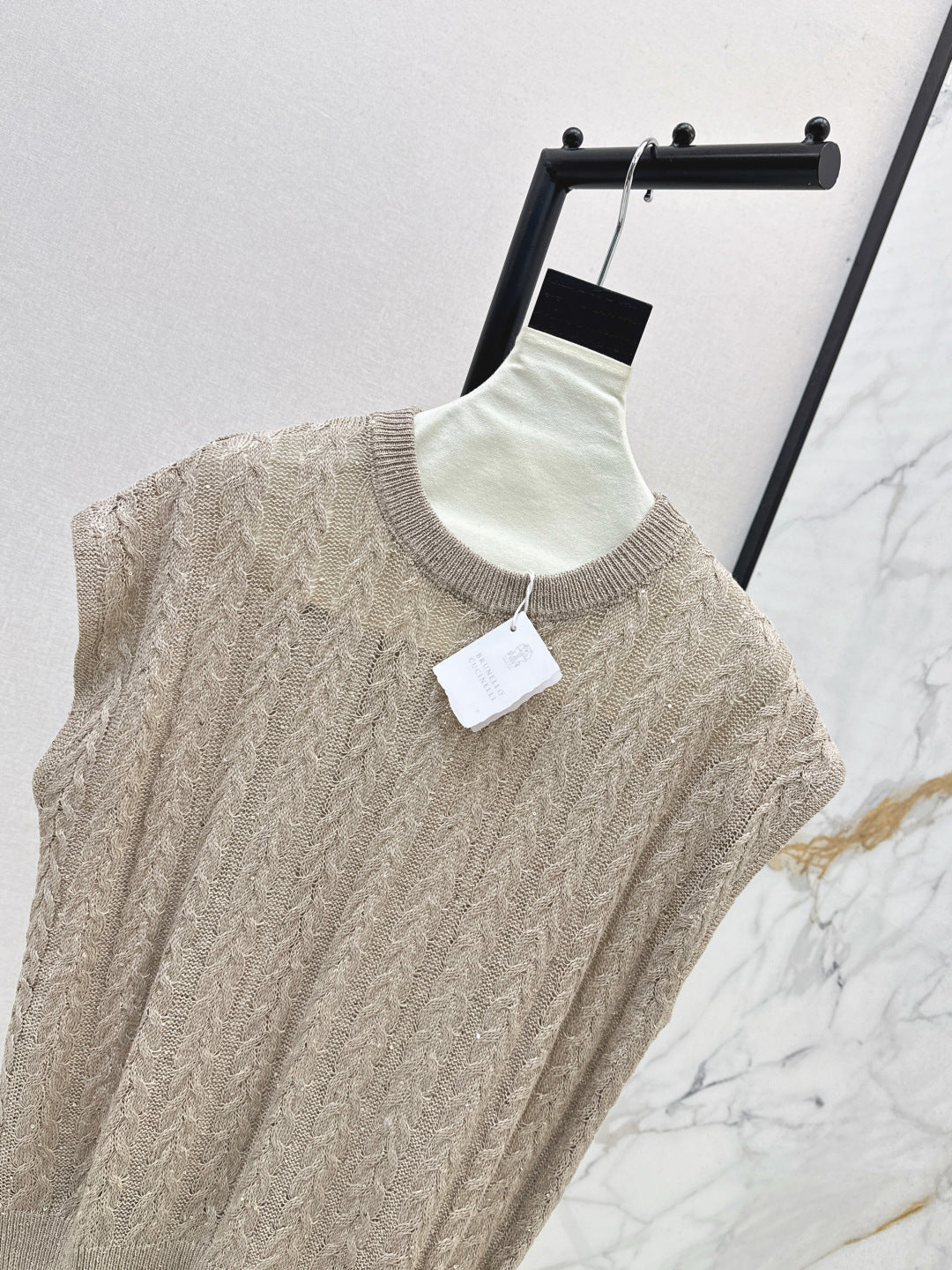 Brune 25fw beaded vest