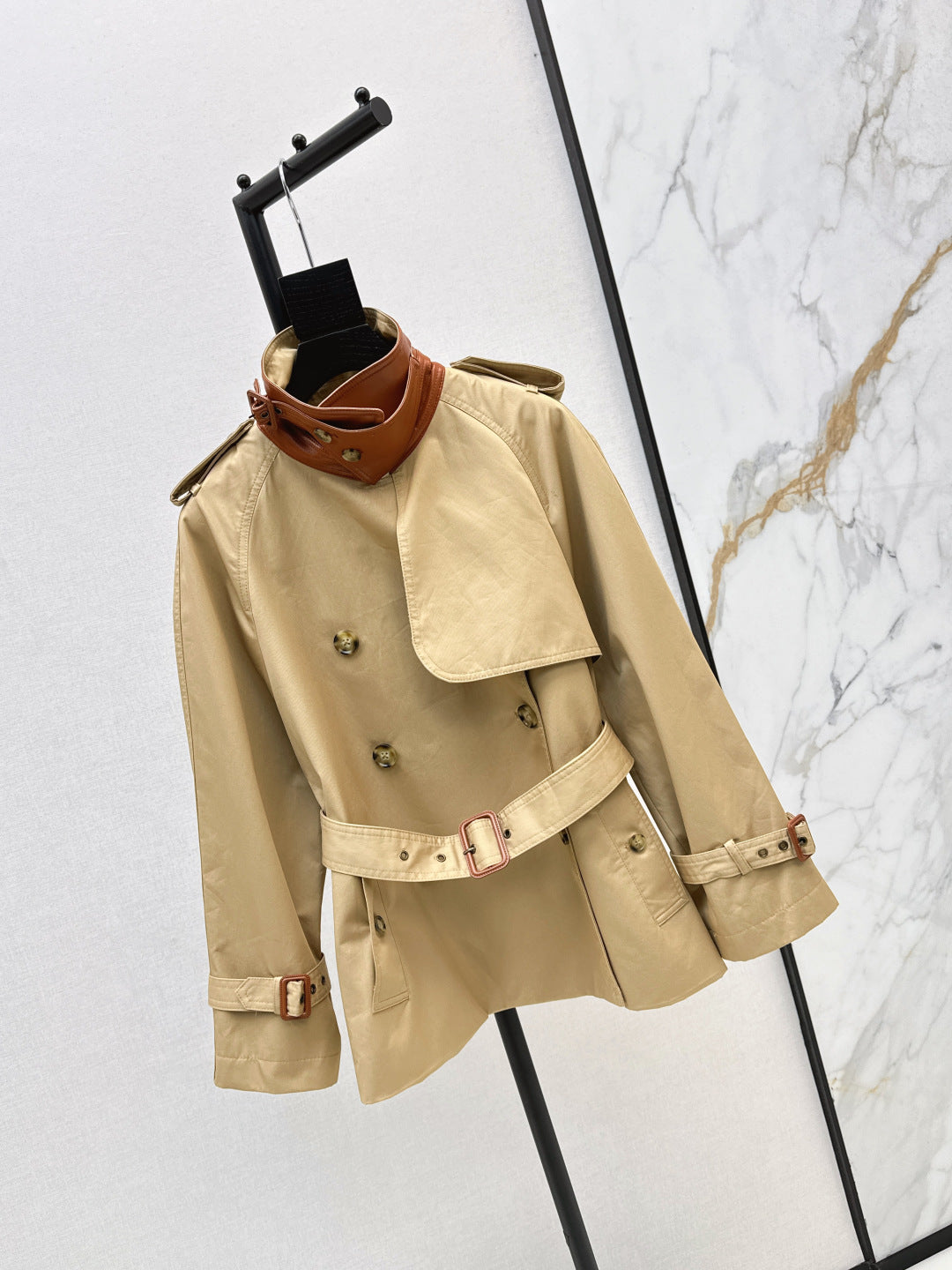 Chl 25fw trench coat