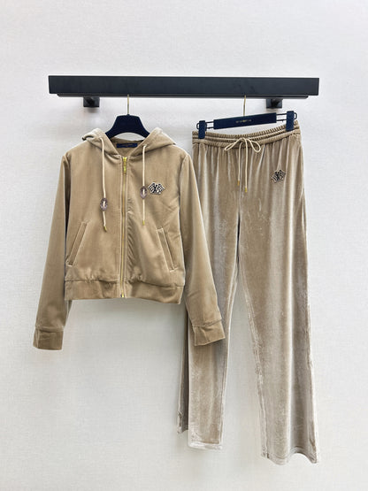 Louis 25fw velvet suit