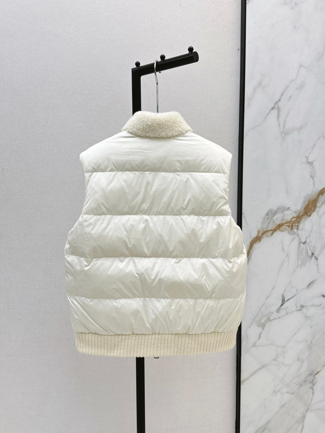 Loro 25fw reversible vest