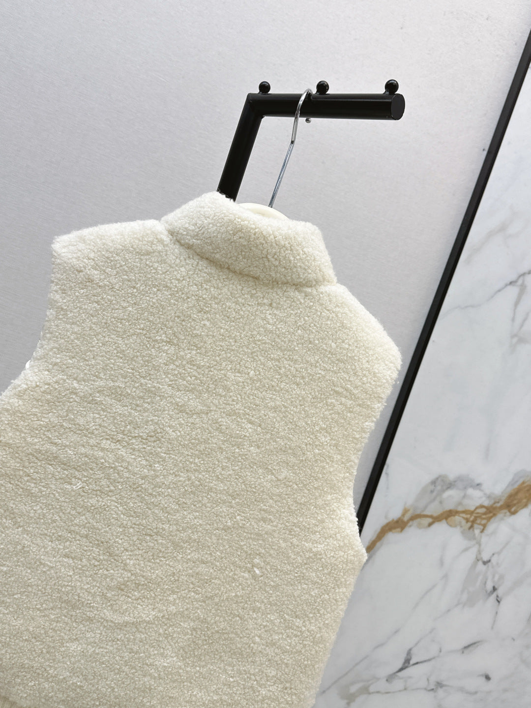 Loro 25fw reversible vest