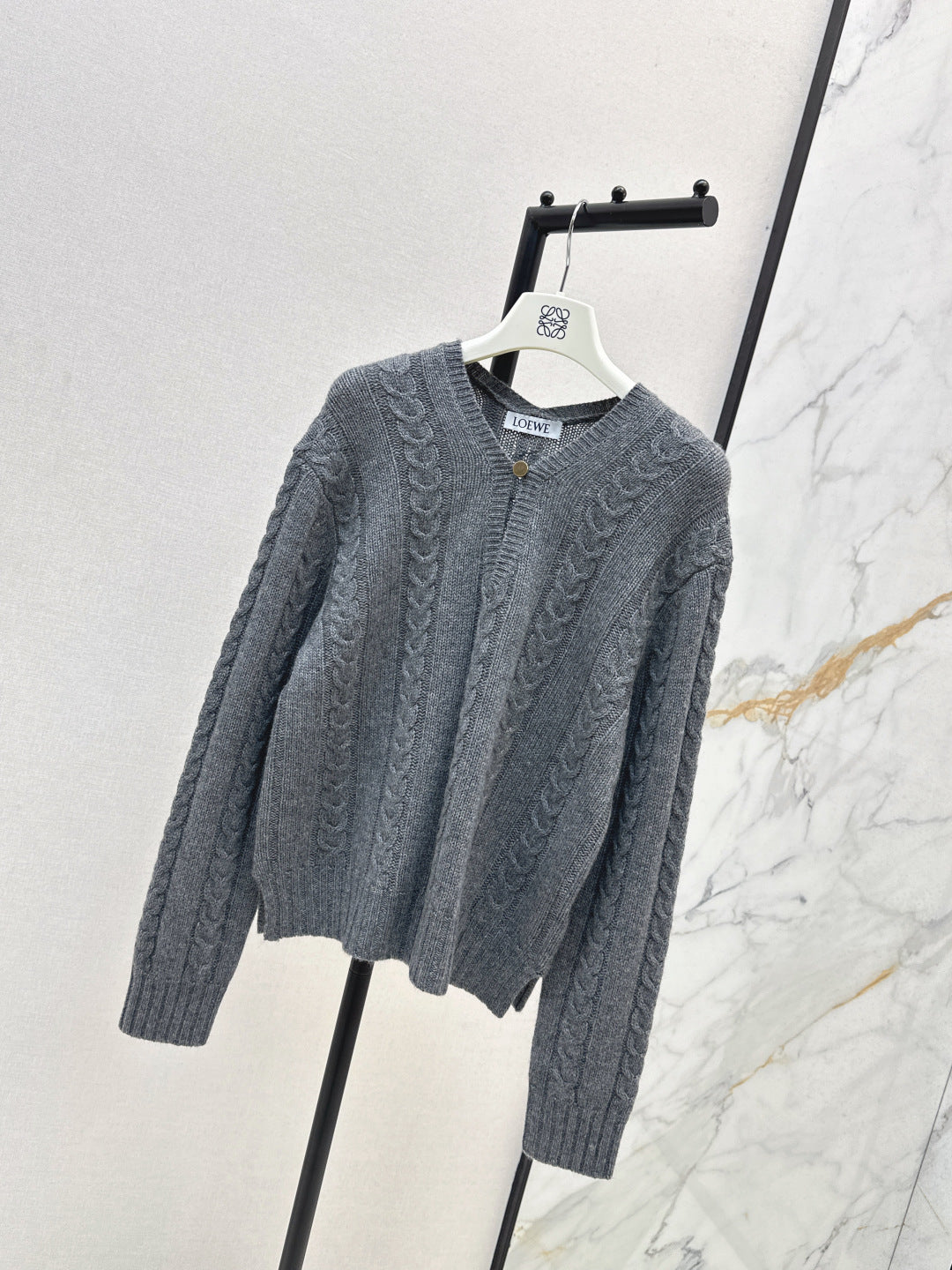 Loe 25fw cashmere sweater