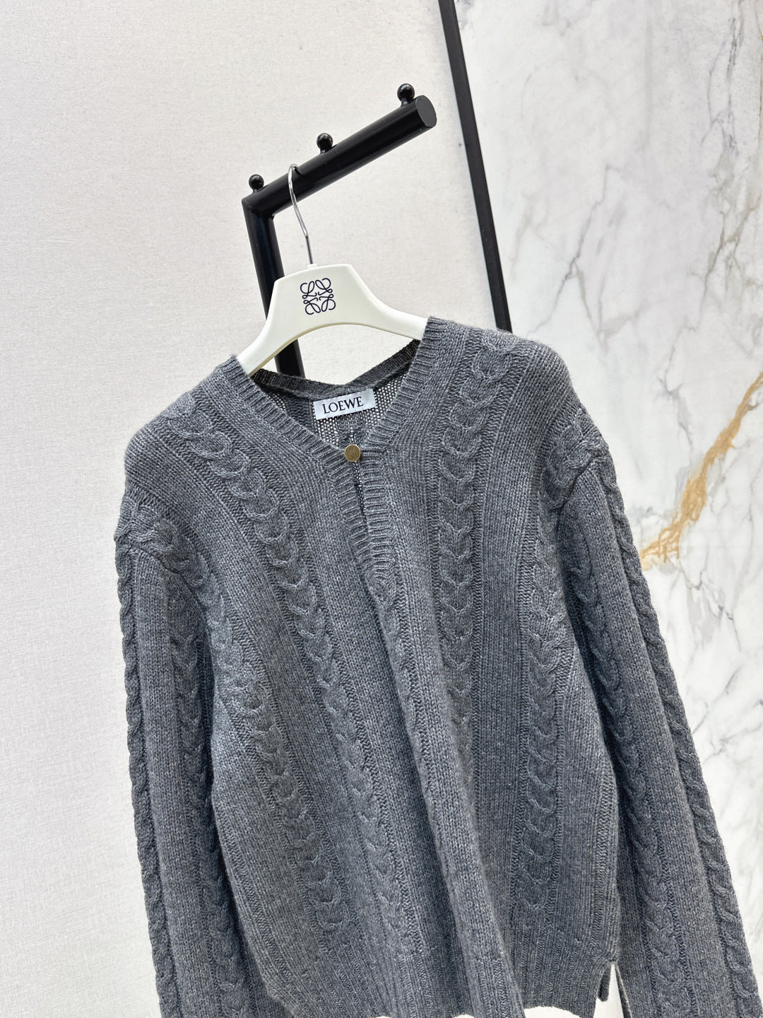 Loe 25fw cashmere sweater