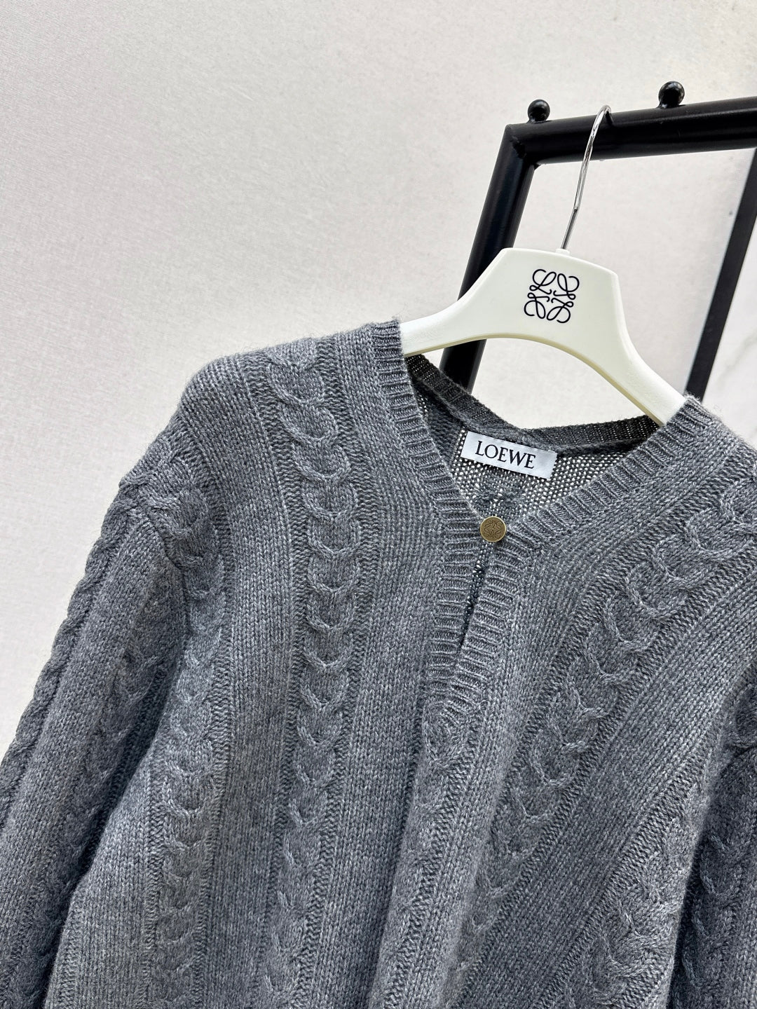 Loe 25fw cashmere sweater