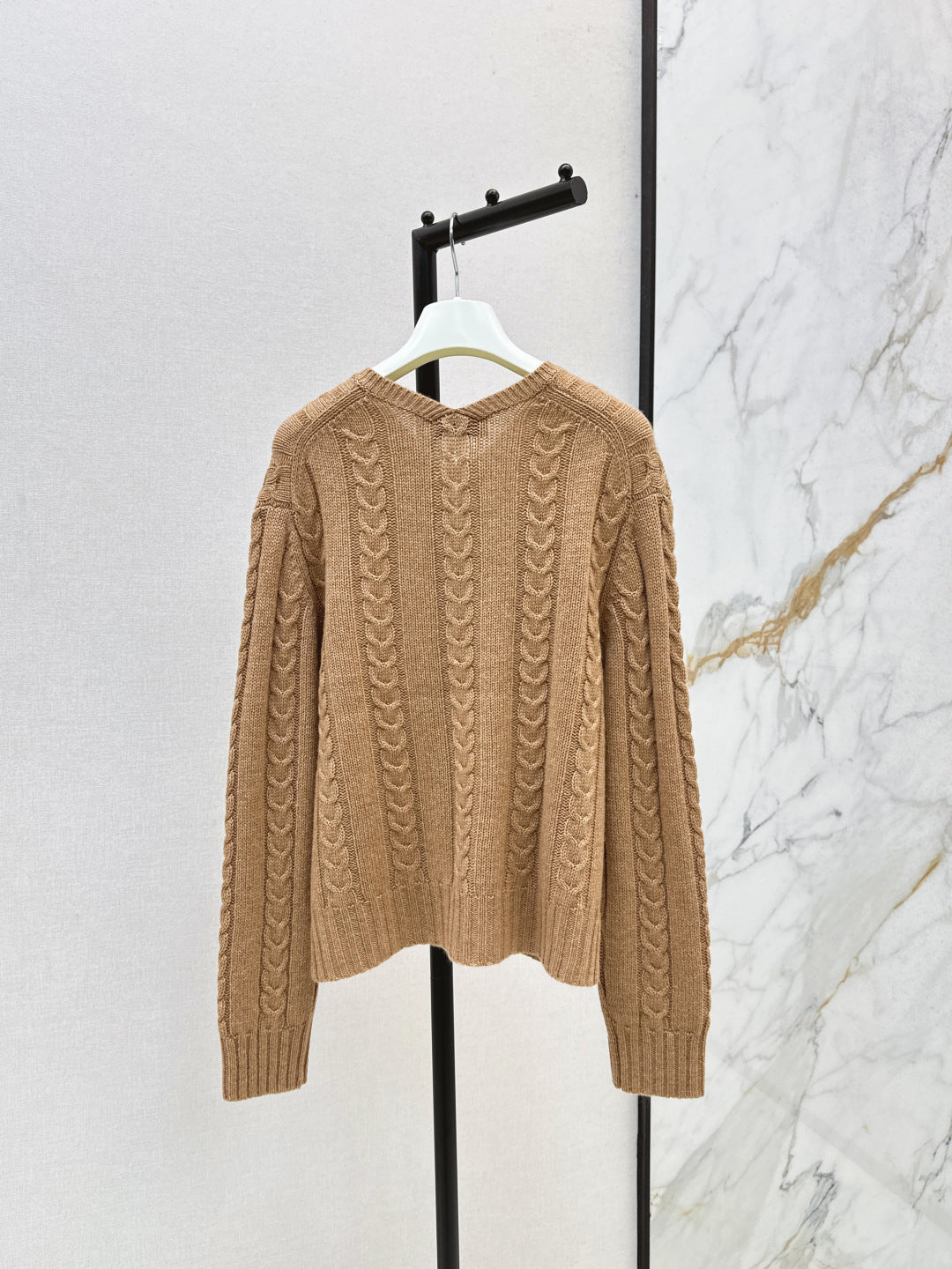 Loe 25fw cashmere sweater