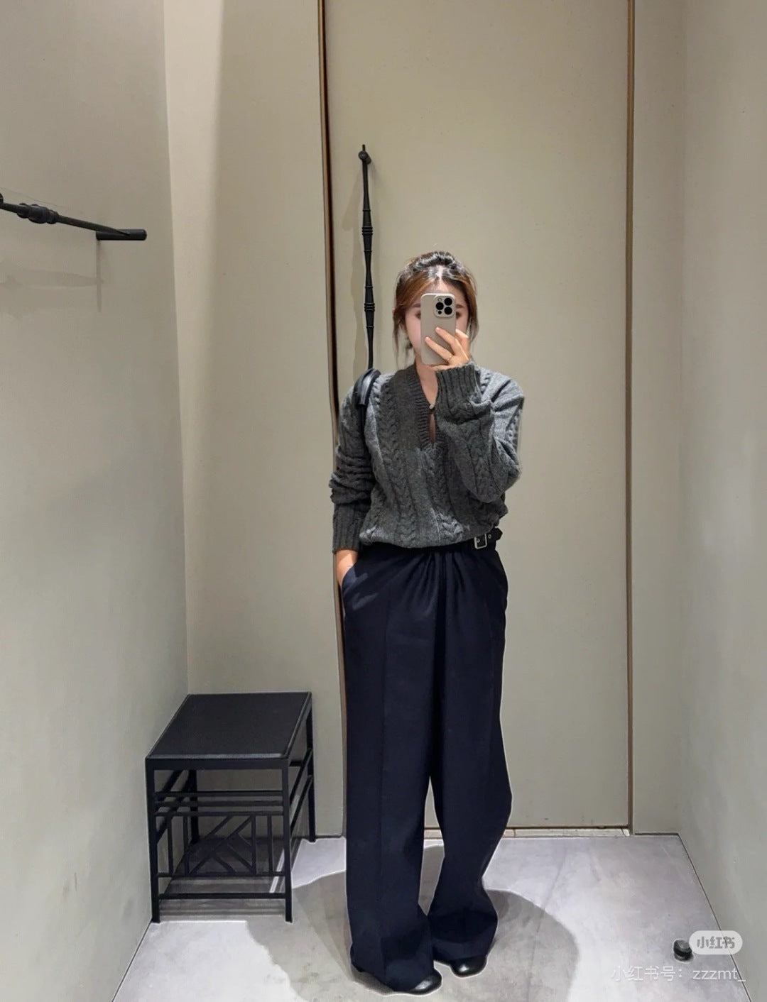 Loe 25fw cashmere sweater