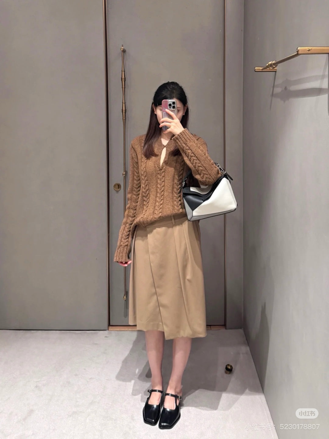 Loe 25fw cashmere sweater