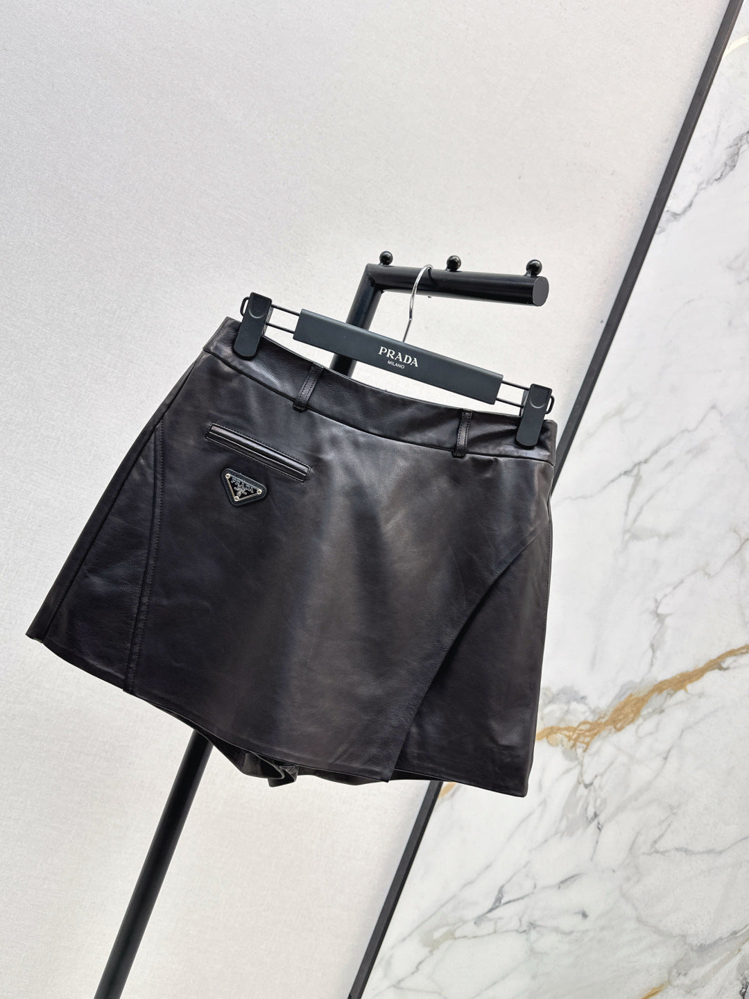 Pra 25fw leather skirt