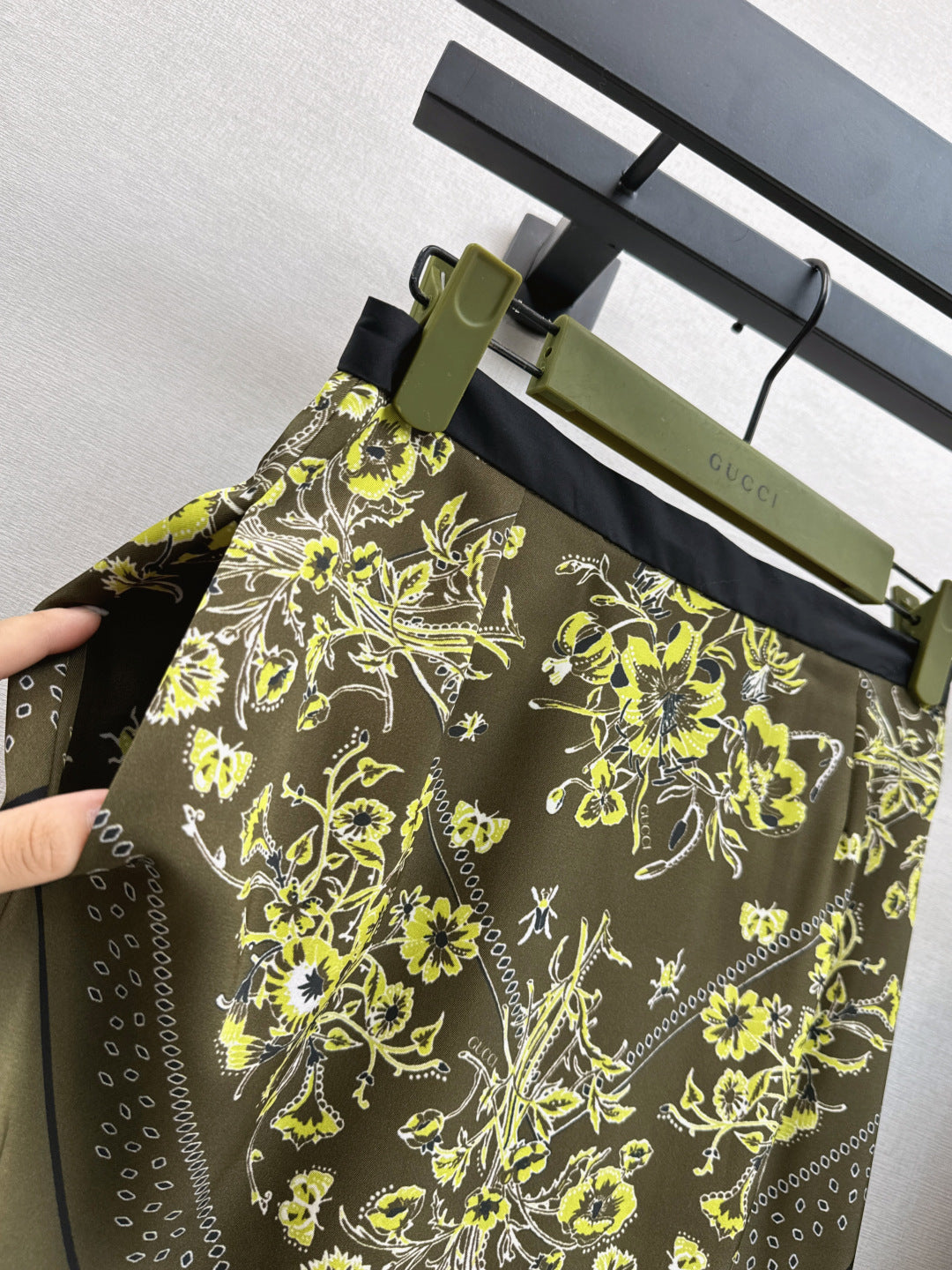 Guc 25fw floral skirt