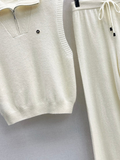 Her 25fw wool suit